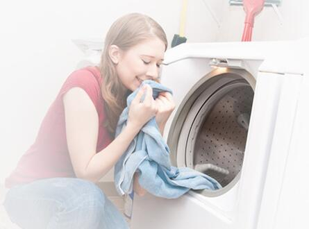 衣服有怪味、油漬，99%這樣洗都錯(cuò)了